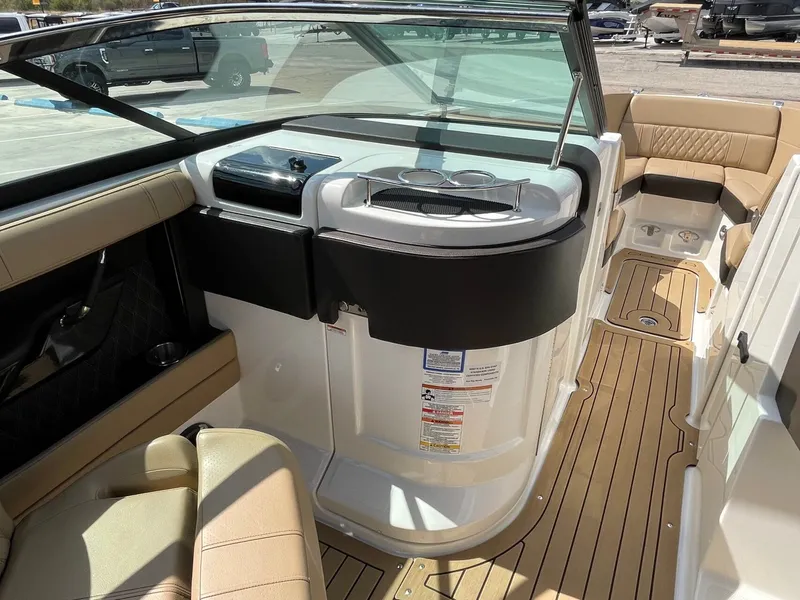 Slide: The Image of Sea Ray SLX 280 2020 - 31