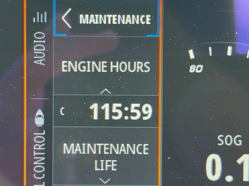 Slide: The Image of Sea Ray SLX 280 2020 - 35