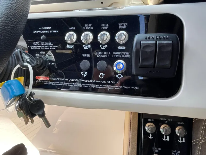 Slide: The Image of Sea Ray SLX 280 2020 - 37