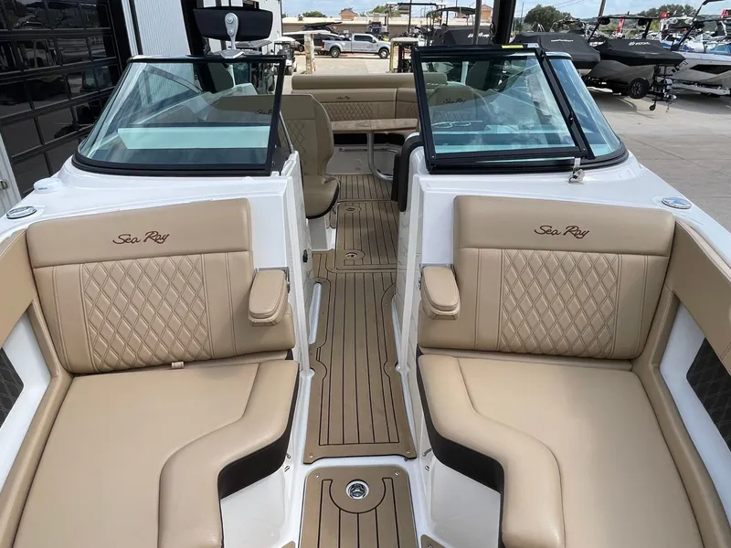 Slide: The Image of Sea Ray SLX 280 2020 - 42