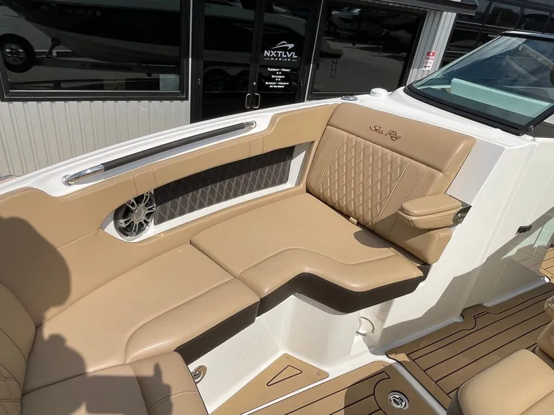 Slide: The Image of Sea Ray SLX 280 2020 - 48