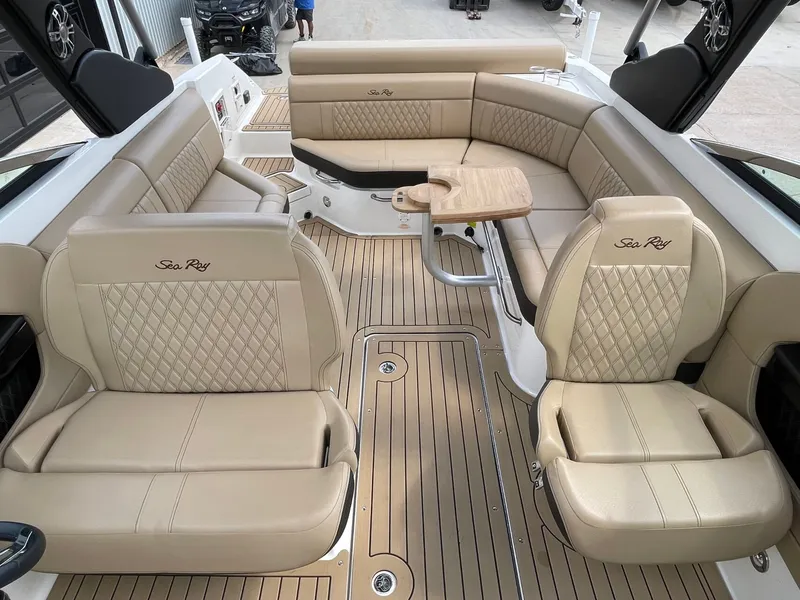 Slide: The Image of Sea Ray SLX 280 2020 - 50