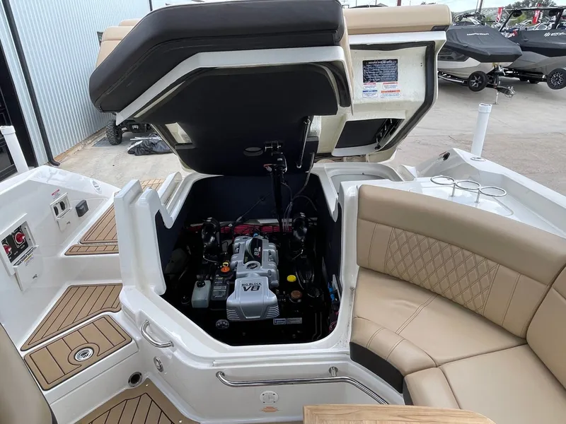 Slide: The Image of Sea Ray SLX 280 2020 - 55