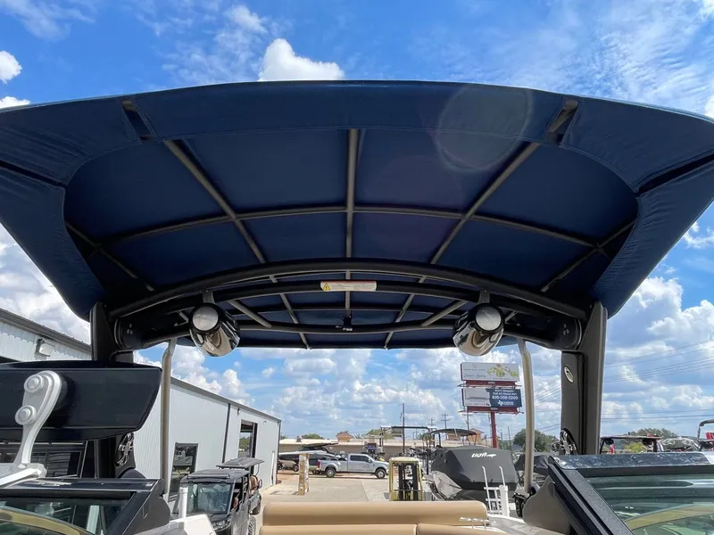 Slide: The Image of Sea Ray SLX 280 2020 - 58