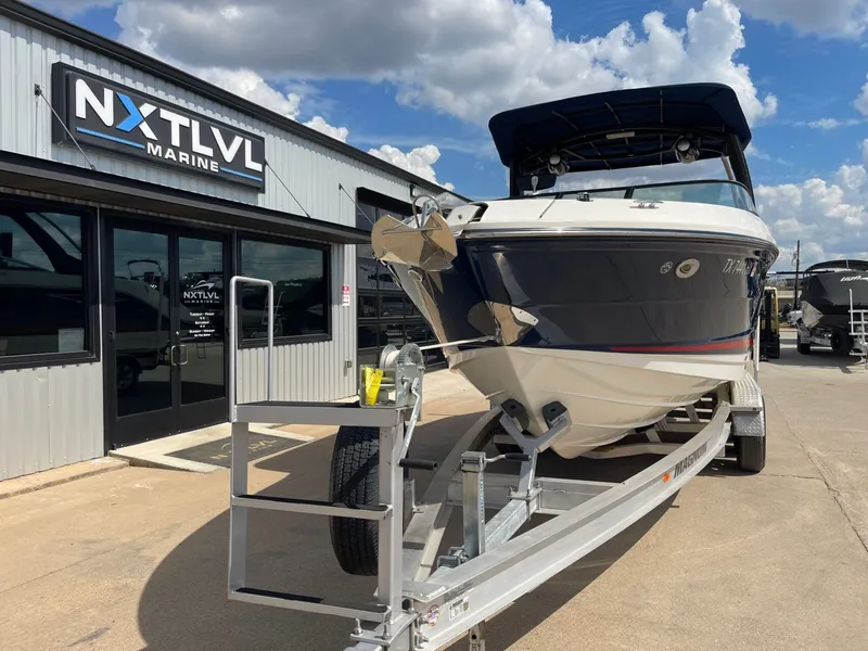 Slide: The Image of Sea Ray SLX 280 2020 - 7