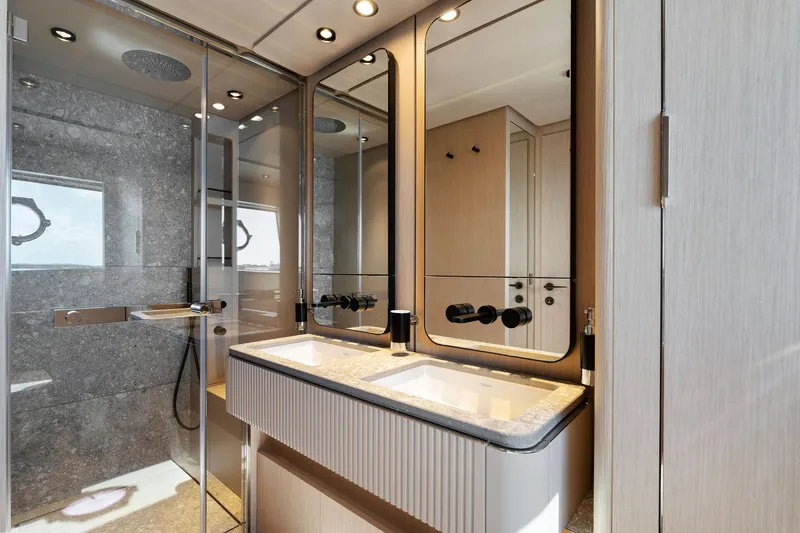 Slide: The Image of Ferretti 780 2023 - 68