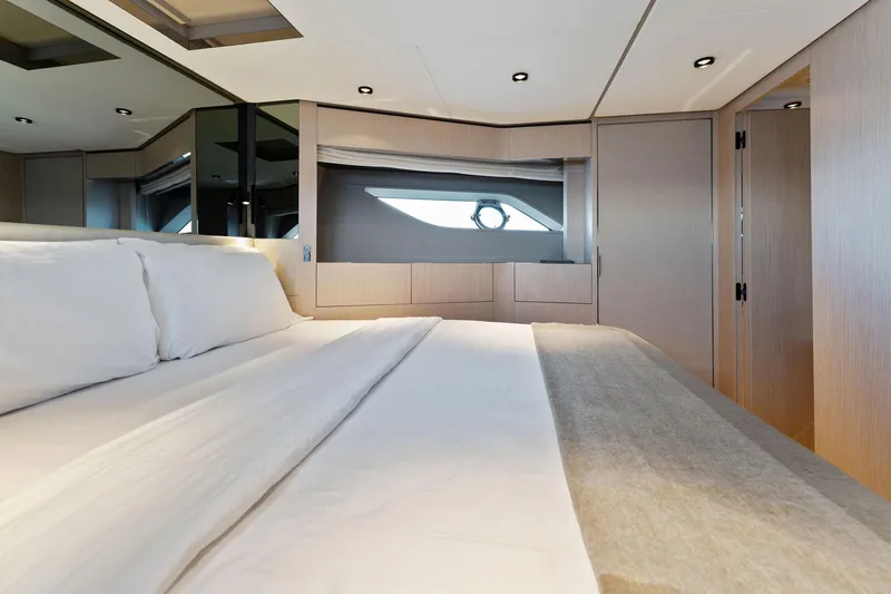 Slide: The Image of Ferretti 780 2023 - 81