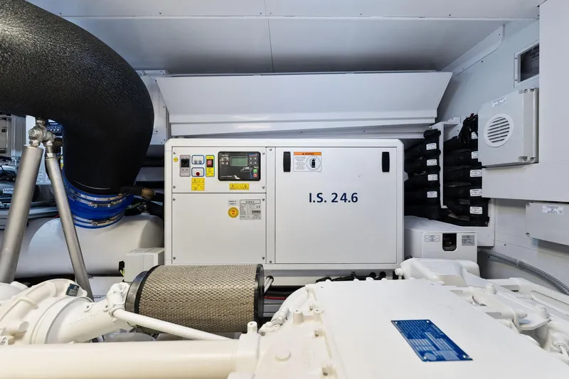 Slide: The Image of Ferretti 780 2023 - 96