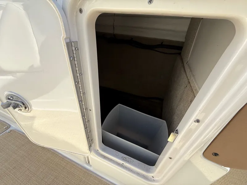 Slide: The Image of Crownline Boats Eclipse E4 2013 - 13