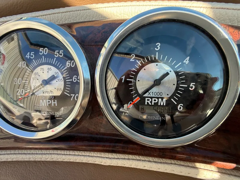 Slide: The Image of Crownline Boats Eclipse E4 2013 - 15