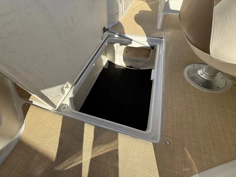 Slide: The Image of Crownline Boats Eclipse E4 2013 - 23