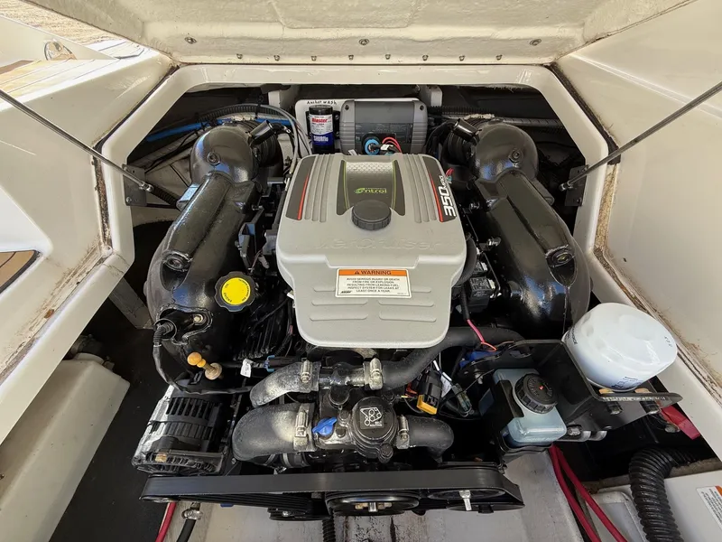 Slide: The Image of Crownline Boats Eclipse E4 2013 - 27