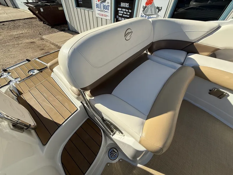 Slide: The Image of Crownline Boats Eclipse E4 2013 - 32