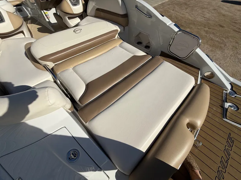 Slide: The Image of Crownline Boats Eclipse E4 2013 - 34