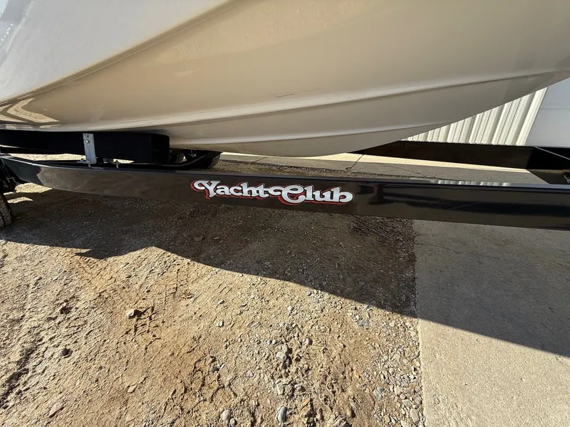 Slide: The Image of Crownline Boats Eclipse E4 2013 - 37