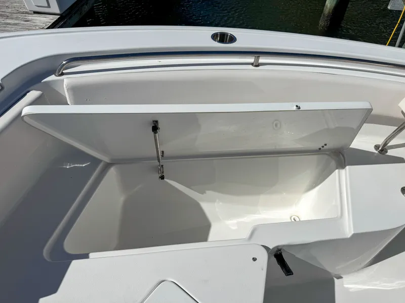 Slide: The Image of Sea Hunt Ultra 239 SE 2023 - 10