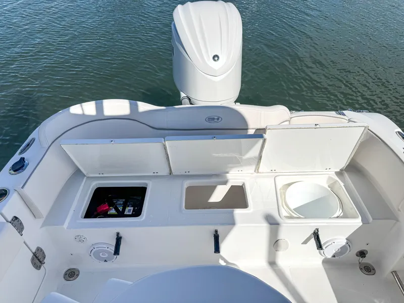 Slide: The Image of Sea Hunt Ultra 239 SE 2023 - 28