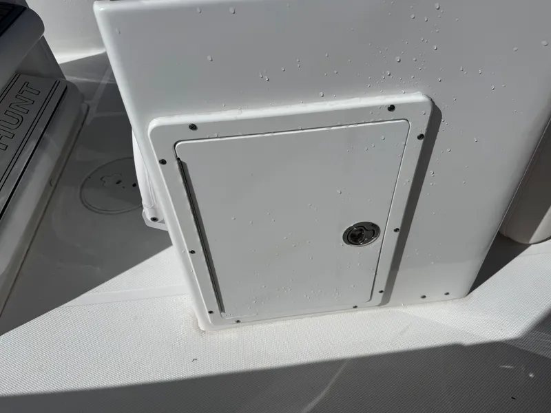 Slide: The Image of Sea Hunt Ultra 239 SE 2023 - 33