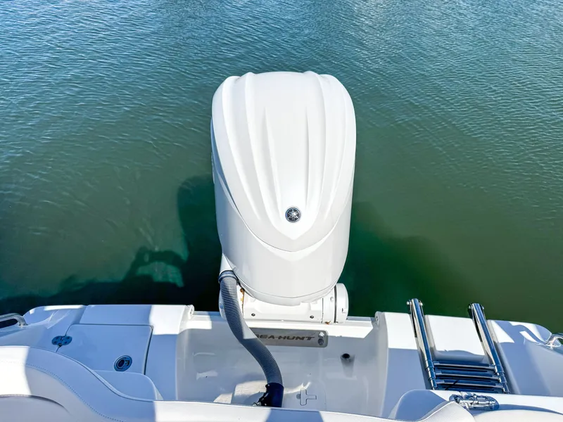 Slide: The Image of Sea Hunt Ultra 239 SE 2023 - 39