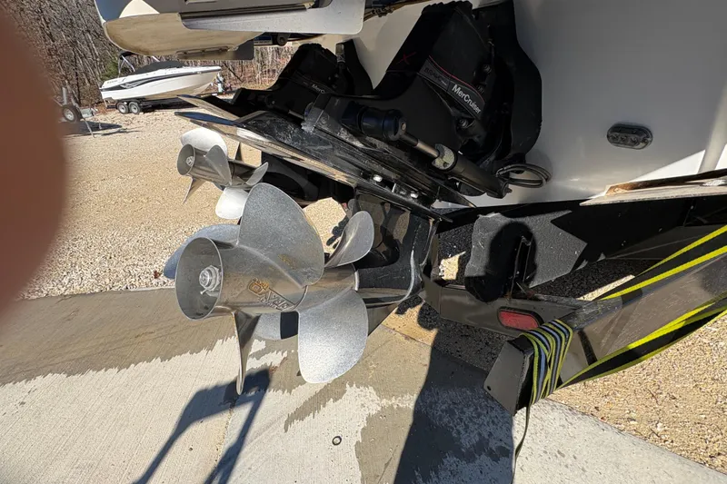 Slide: The Image of Fusion MS-UD750 stereo system on 2016 Sea Ray 350 SLX boat interior. - 17