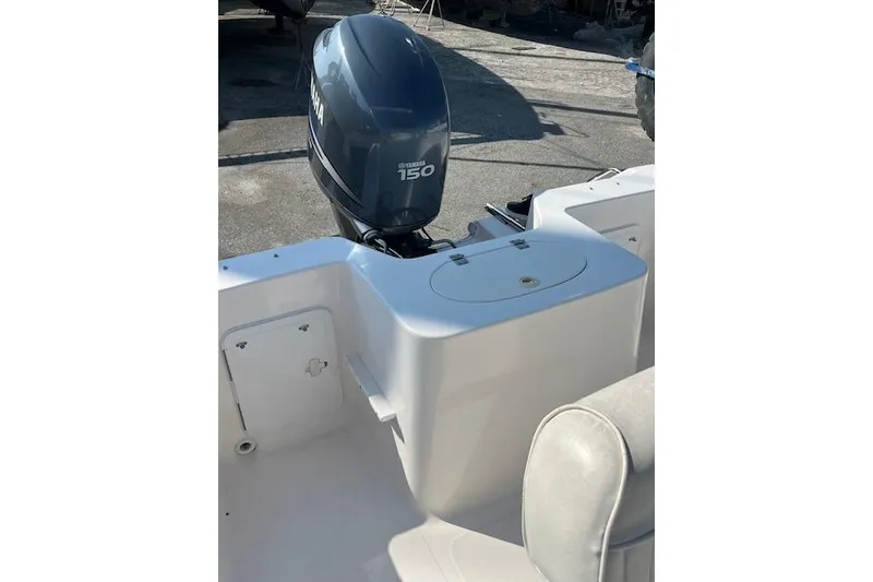Slide: The Image of 2007 Sea Hunt Triton 207 boat with Yamaha 150 outboard motor. - 14