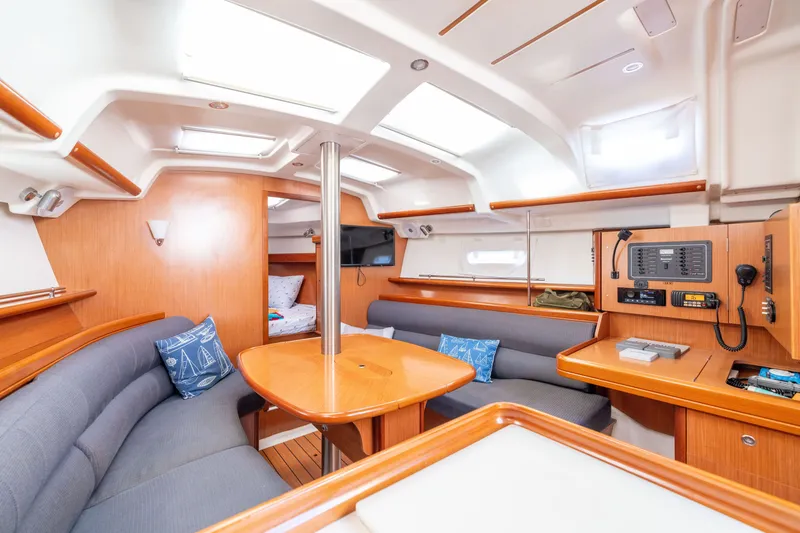 Slide: The Image of Beneteau Oceanis Clipper 343 2008 - 27