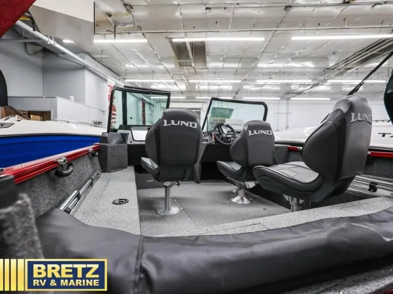 Slide: The Image of Rebel XL 1650 Sport 2026 - 19