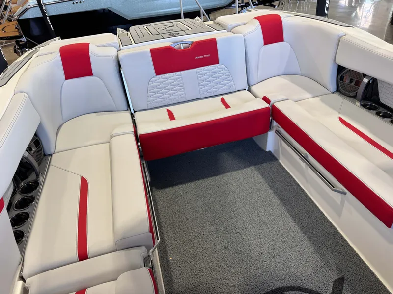 Slide: The Image of MasterCraft X24 2021 - 15