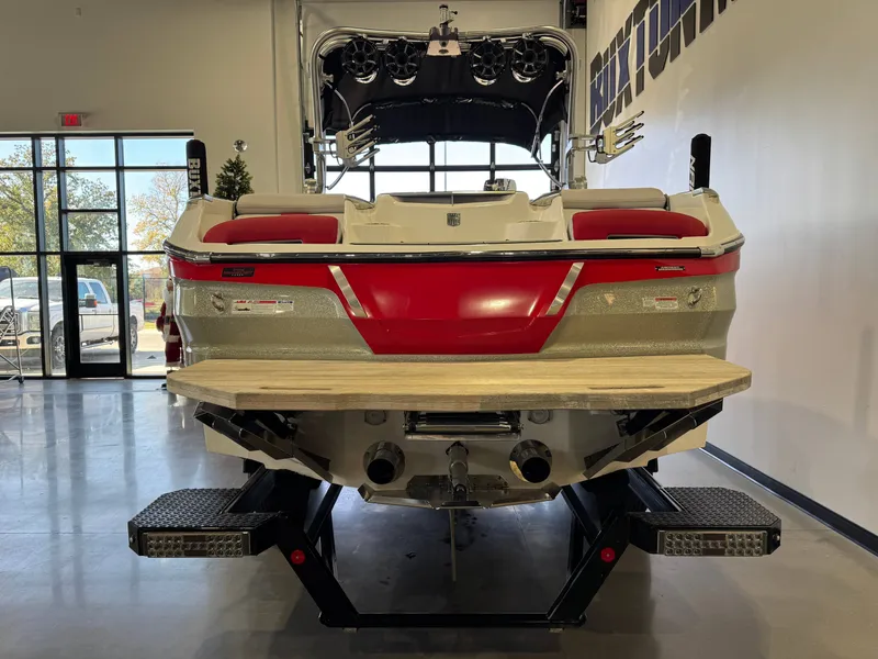 Slide: The Image of MasterCraft X24 2021 - 6