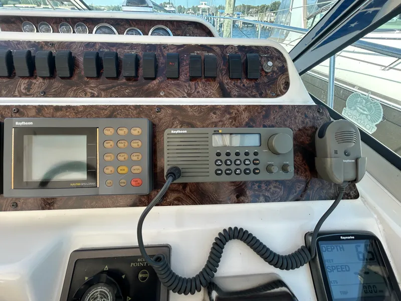 Slide: The Image of Sea Ray 400 SUNDANCER 1998 - 27