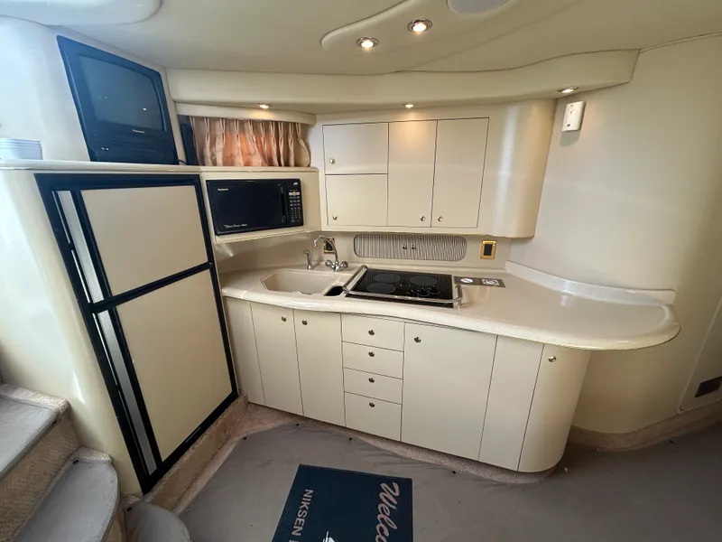 Slide: The Image of Sea Ray 400 SUNDANCER 1998 - 51