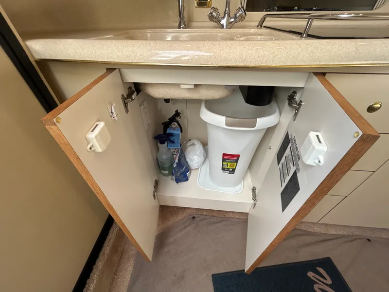 Slide: The Image of Sea Ray 400 SUNDANCER 1998 - 60