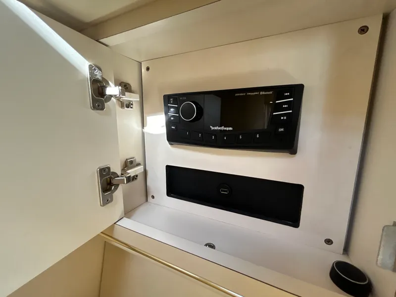 Slide: The Image of Sea Ray 400 SUNDANCER 1998 - 63