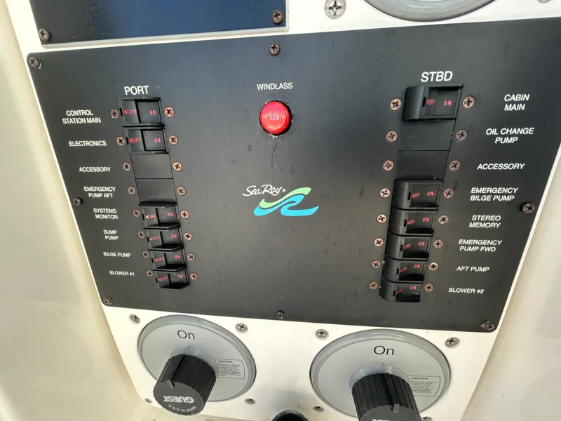 Slide: The Image of Sea Ray 400 SUNDANCER 1998 - 81