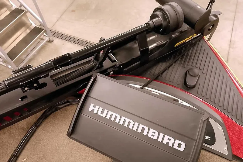 Slide: The Image of 2008 Ranger Z520 Comanche boat with Humminbird fish finder and Minn Kota trolling motor. - 30