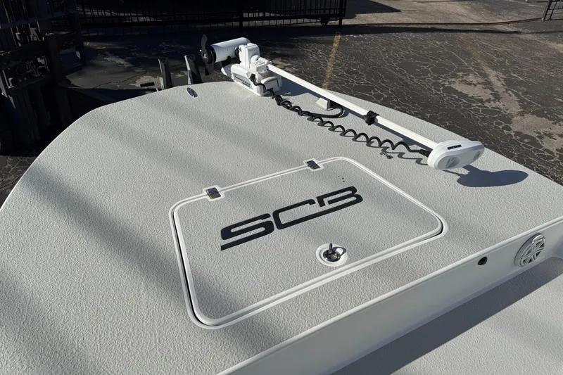 Slide: The Image of 2018 SCB Recon boat deck with mounted trolling motor. - 43