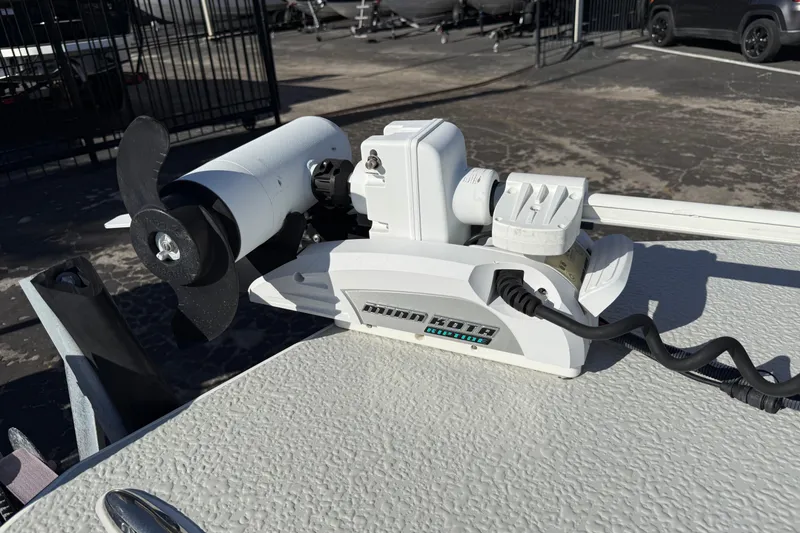 Slide: The Image of Electric boat motor on a 2018 SCB Recon, featuring Minn Kota Riptide. - 47