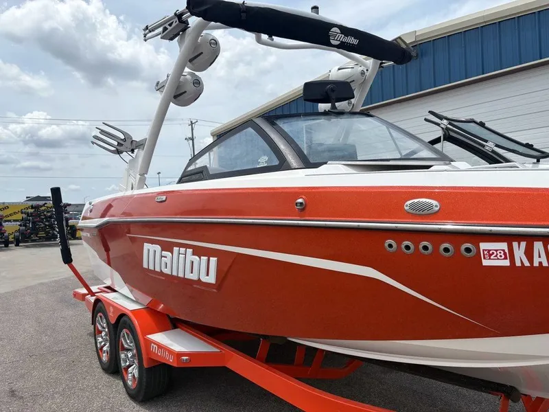 Slide: The Image of Malibu 23 LSV 2022 - 2