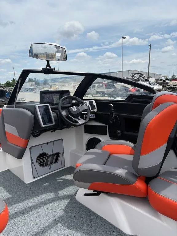 Slide: The Image of Malibu 23 LSV 2022 - 10