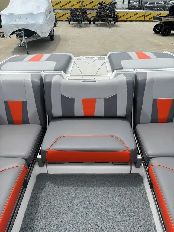 Slide: The Image of Malibu 23 LSV 2022 - 24