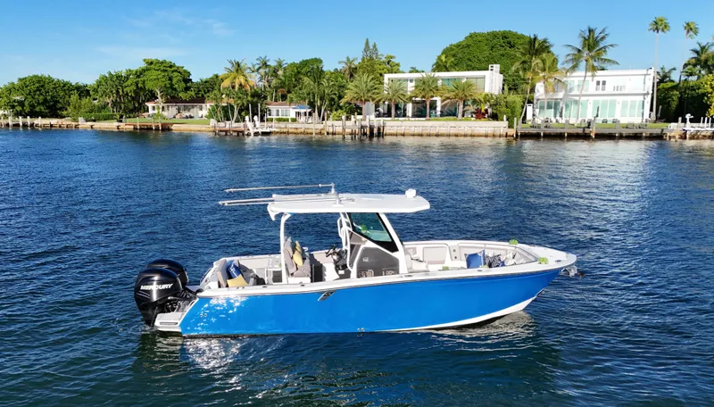 Slide: The Image of Blackfin 272 CC 2018 - 2