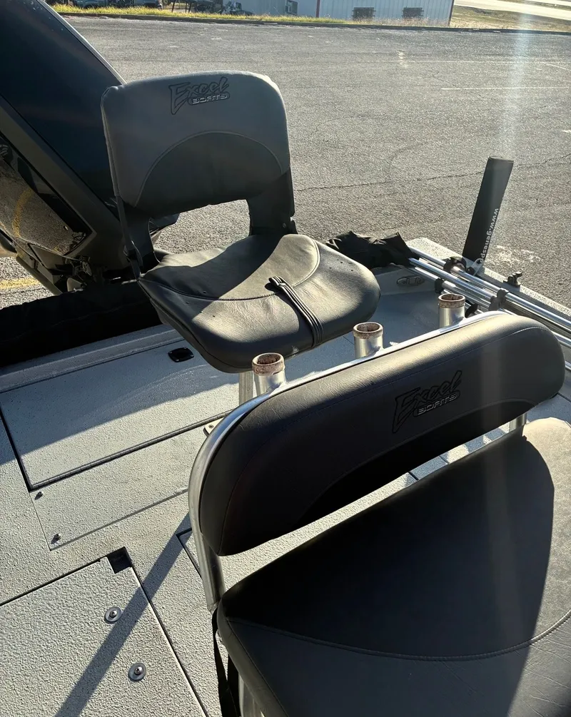 Slide: The Image of Excel 220 Bay Pro 2019 - 12