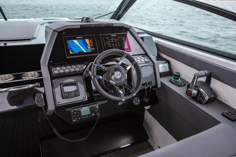 Slide: The Image of 2023-Cruisers-Yachts-34-GLS-I/O-MarineMax - 33