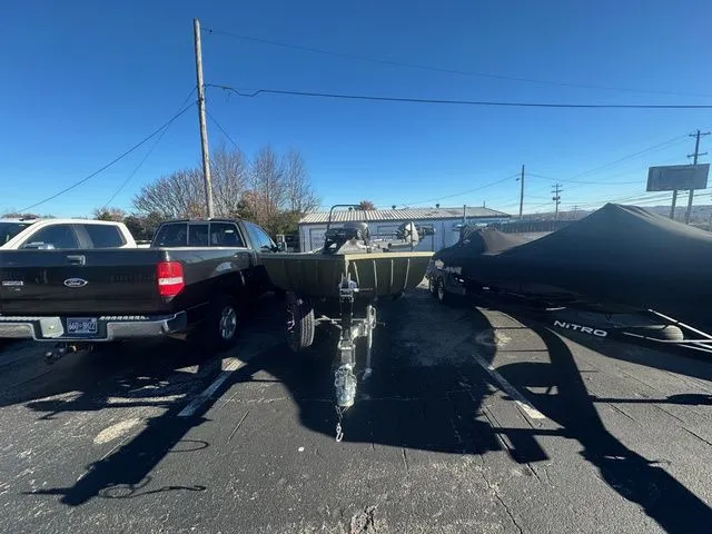 Slide: The Image of Lowe Roughneck RX1870 Pathfinder 2024 - 5