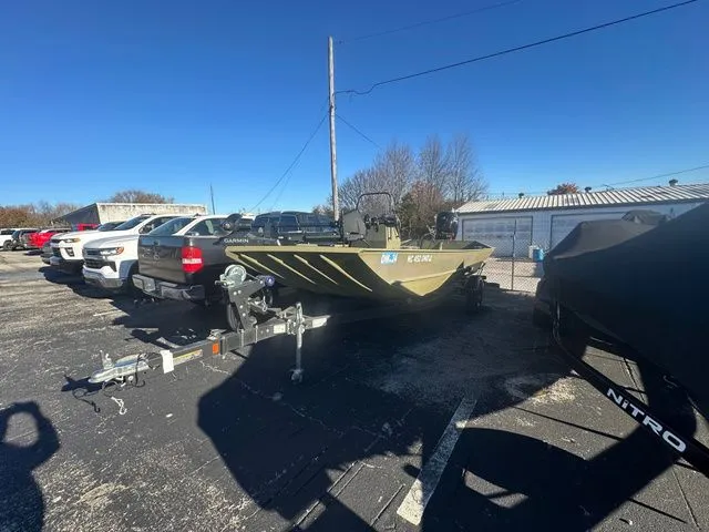 Slide: The Image of Lowe Roughneck RX1870 Pathfinder 2024 - 6