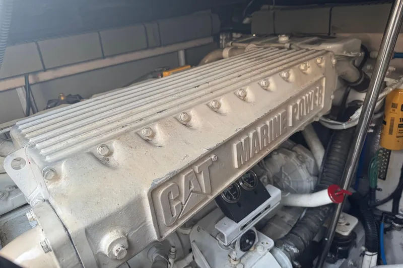 Slide: The Image of Engine of 2001 Sea Ray 540 Sundancer with CAT Marine Power branding. - 39