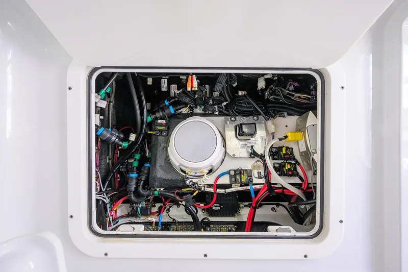 Slide: The Image of Yellowfin 42 Offshore 2021 - 51