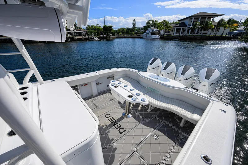 Slide: The Image of Yellowfin 42 Offshore 2021 - 60