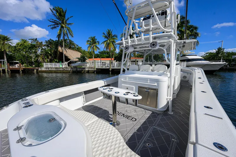 Slide: The Image of Yellowfin 42 Offshore 2021 - 65