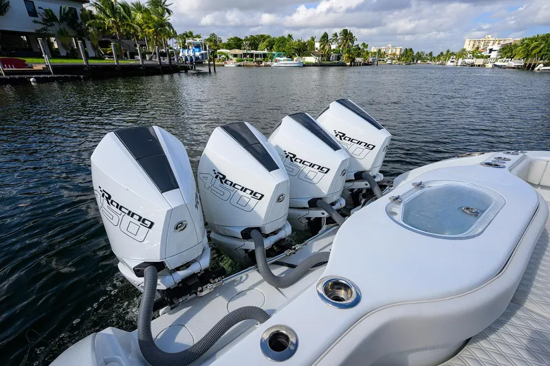 Slide: The Image of Yellowfin 42 Offshore 2021 - 72